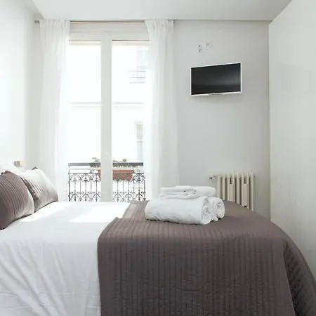 Saint Honore - Louvre Private Apartment